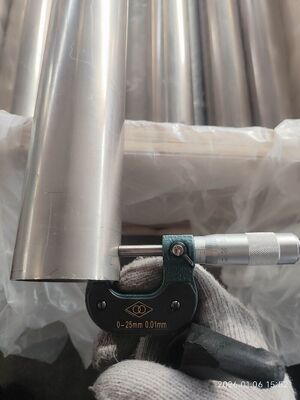 C71500 CuNi 70/30 أنابيب سبائك النحاس والنيكل مبادل حراري أنابيب غير ملحومة